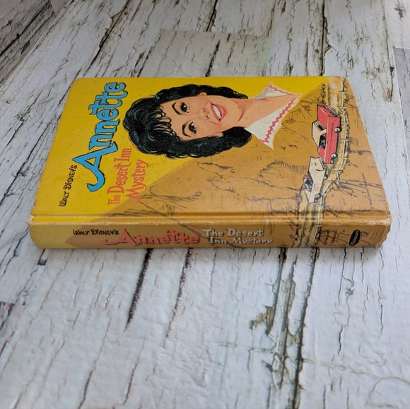 Vintage 1961 Walt Disney's Annette Hardcover Book The Desert Inn Mystery - Picture 2 of 14